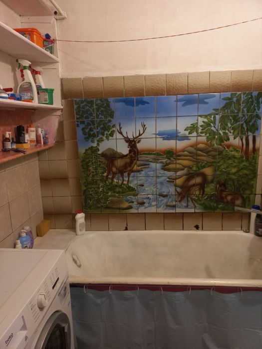 Продається 1 кімнатна , тепла , затишна квартира на 2 поверсі.