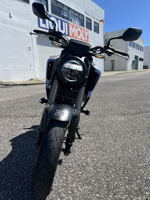 Honda cb125r em excelente estado