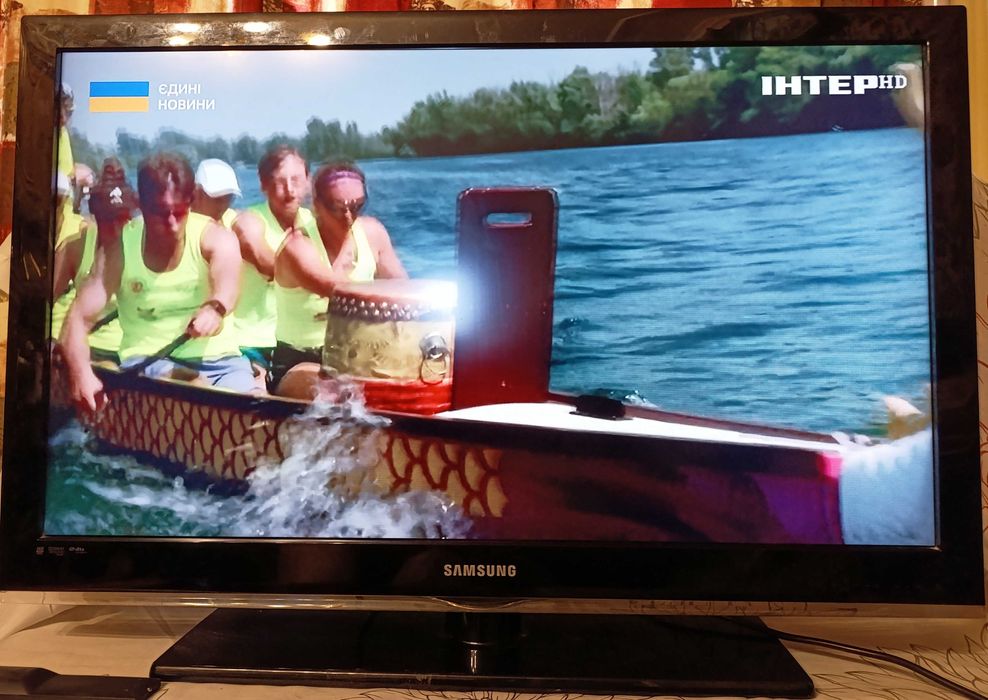 TV Samsung LE37C530F1WXZG можливо використовувати як монітор