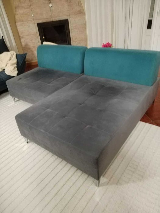 Sofá azul e cinza