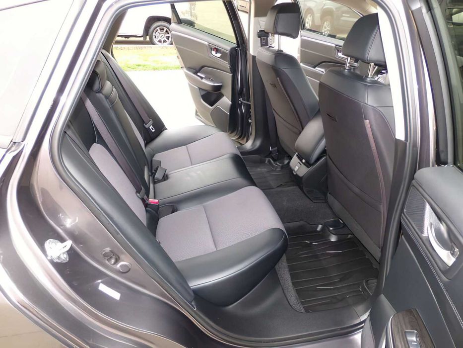 Honda Clarity Plug-In Hybrid      2018