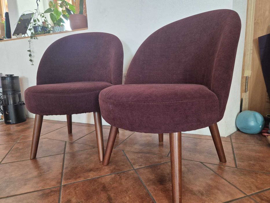 Cadeiras decorativas / de descanso em veludo JYSK estilo Mid-Century (ameixa / bordô)