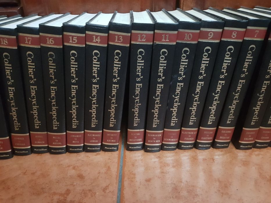 Coleção Collier's Encyclopedia