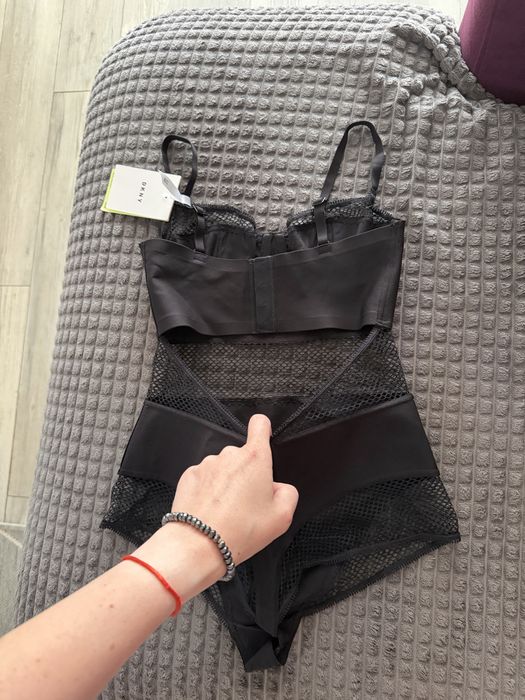 Боді бюстьє DKNY з чашками на кісточках