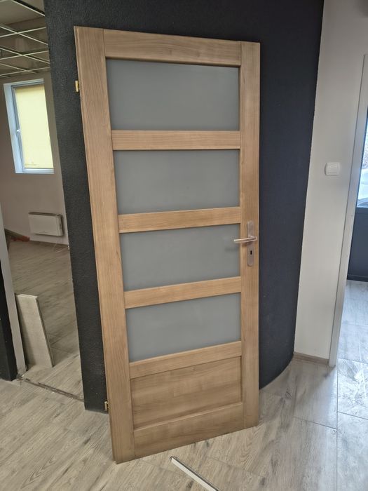 Sprzedam drzwi drewniane 2 pary 80cm