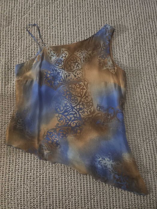 Tunic with one sleeve and one strap