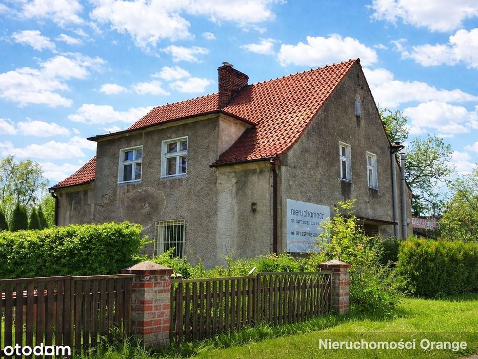 Budynek 400 M od dworca kolejowego