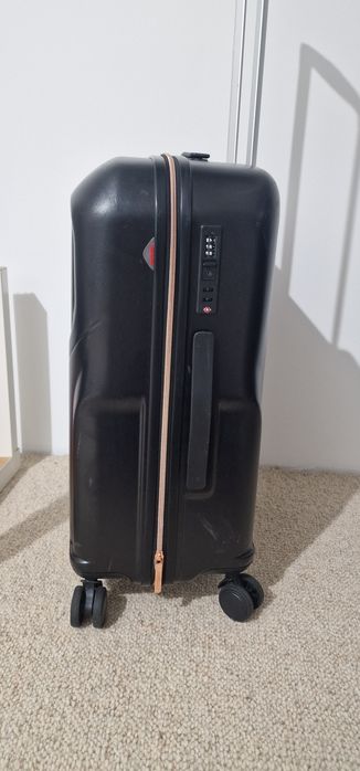 Walizka wittchen średnia polikarbon poliwęglan PC czarna bagaż rejestr