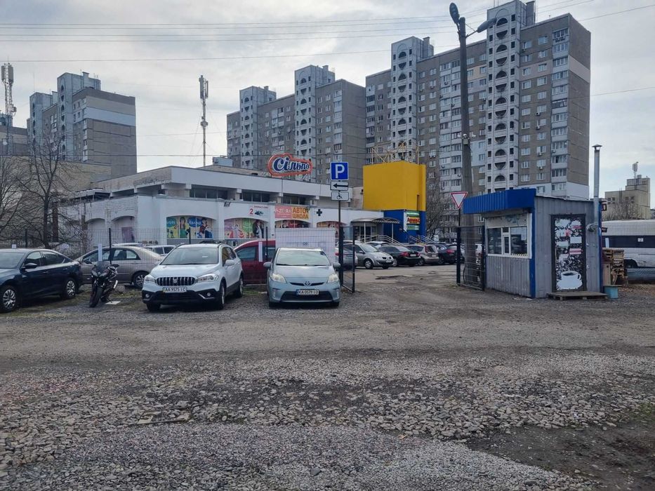 Оренда паркомісць Западинська, 13