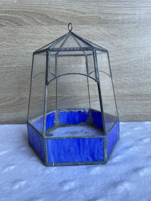 witrażowe terrarium ze szklanymi ściankami