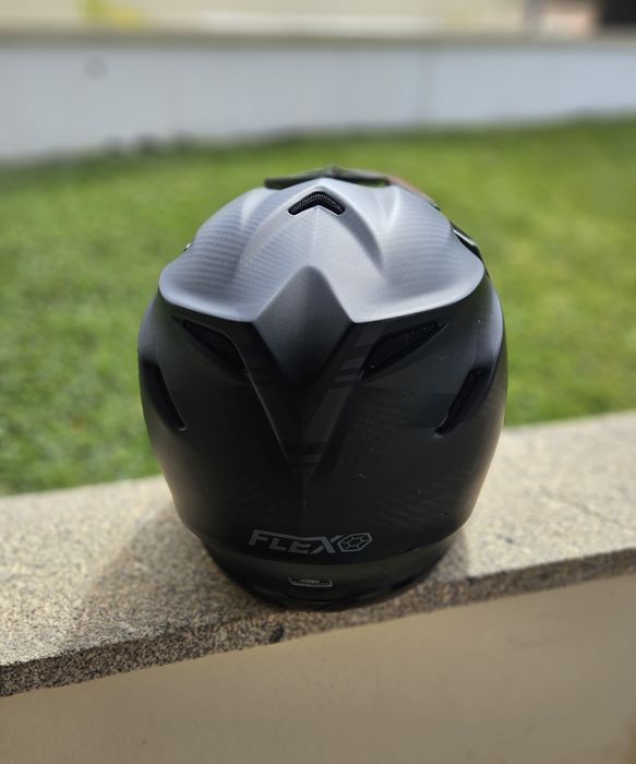 Capacete Bell Moto 9 Flex em carbono