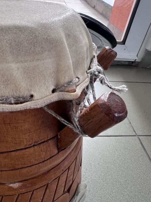 Bongos rzeźbiony muzyka etniczna