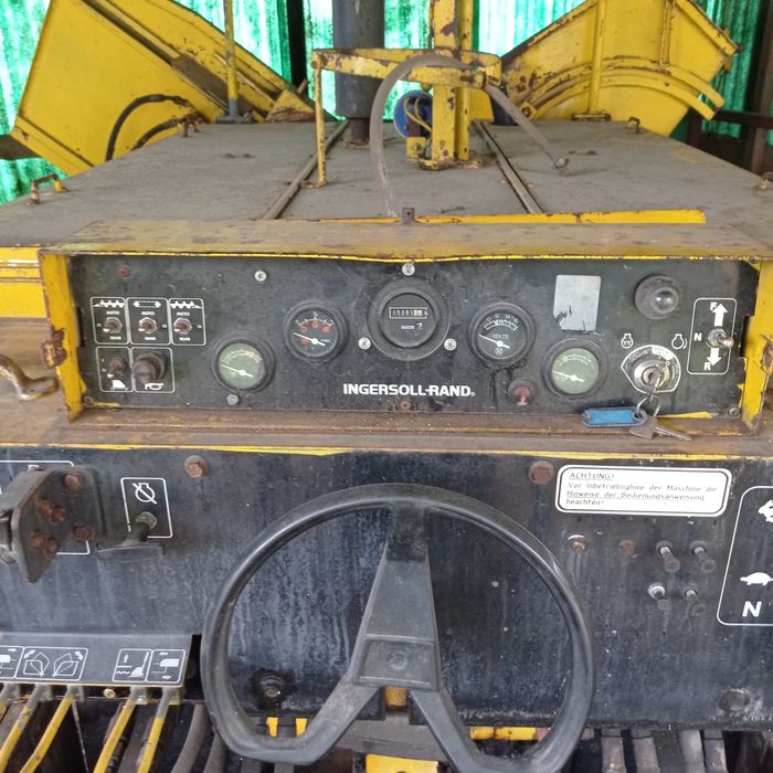 Rozciełacz do asfaltu