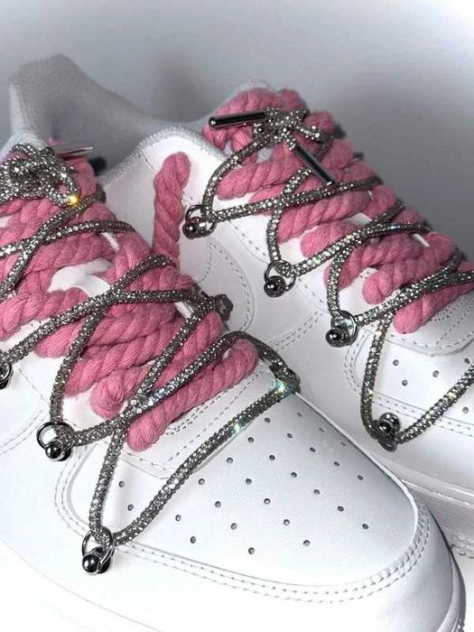 NIKE Air Force 1 Custom – Białe Premium z Unikalnymi Sznurowadłami