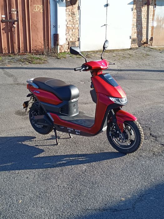 Оренда електроскутера / мопеда