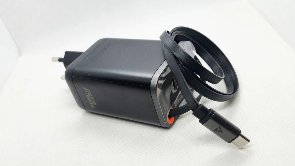 ACEFAST PD67W GaN. Быстрое многопортовое зарядное устройство