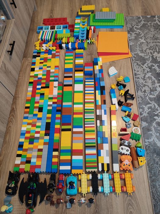 Klocki LEGO DUPLO. Ponad 820sztuk.