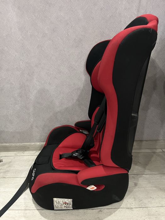 Дитяче автокрісло.Детское автокресло.Есть наклон для сна. Німеччина