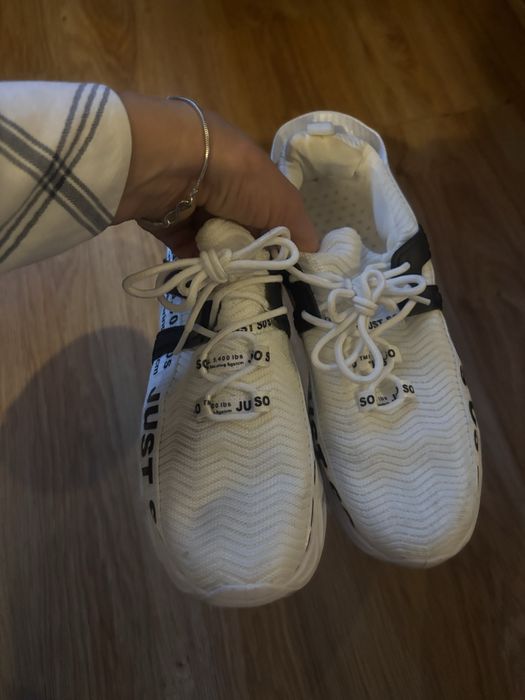 Buty  sportowe 40
