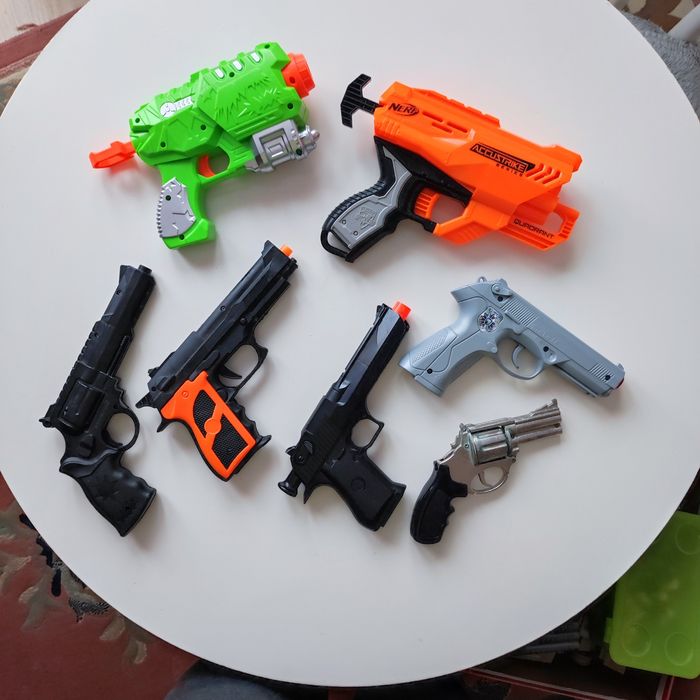 Pistolety NERF bez strzałek + inne pistolety zabawkowe