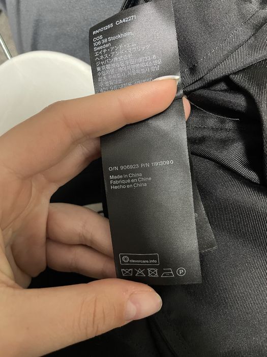 Чорна рубашка бренду «COS» оригінал