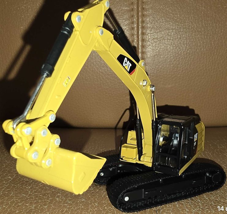Miniatura Maquina Escavadora Giratória CAT  320F (Caterpillar)