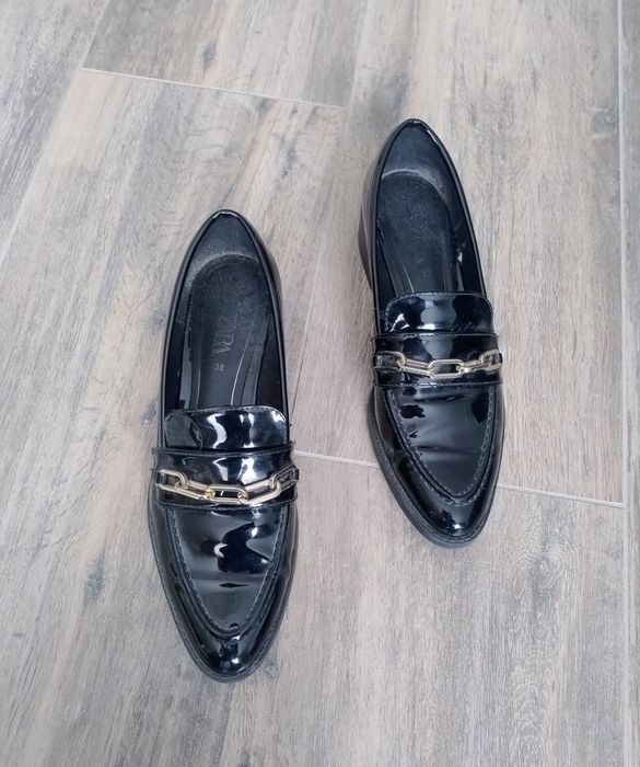 Lakierowane czarne mokasyny Zara 38