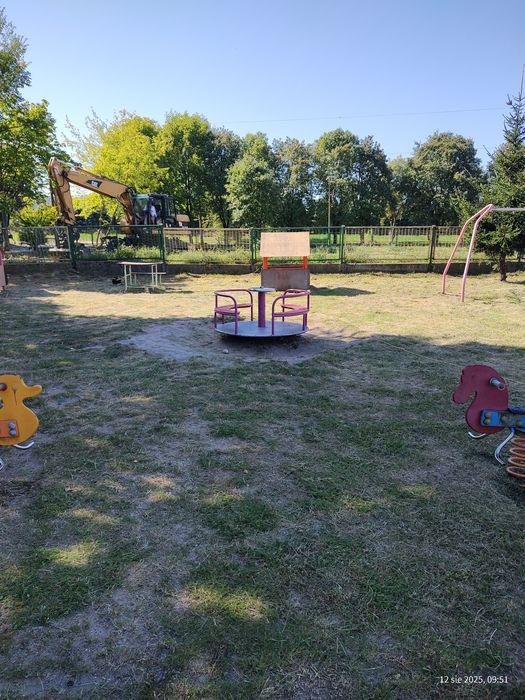 Huśtawka,karuzela,domek,przeplotnia na plac zabaw