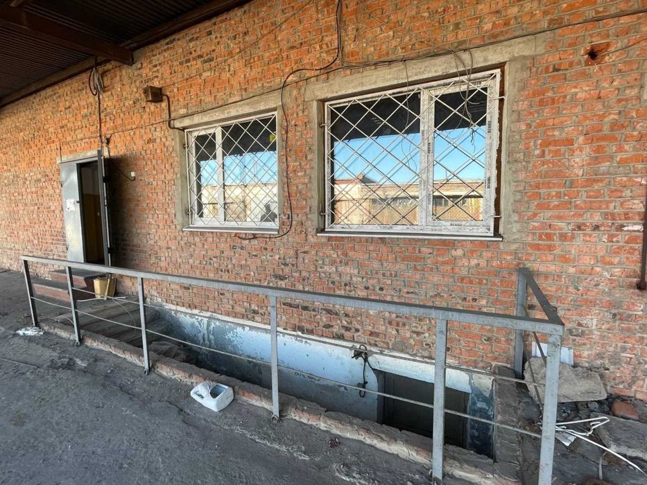 RLT S01 Оренда складу з рампою, 1500 м2, 65 грн/м2, вул. Дніпровська