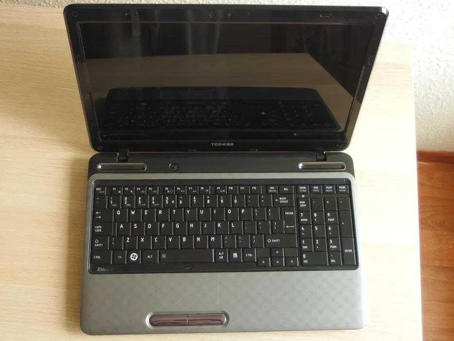 15,6" TOSHIBA L755 intel i5 2,5GHz 8GB RAM 120GB SSD GT-520M ноутбук