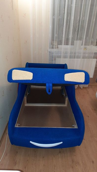 Кроватка-машинка