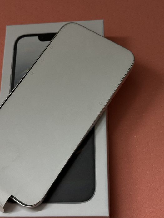 iPhone 16e white 128 gb