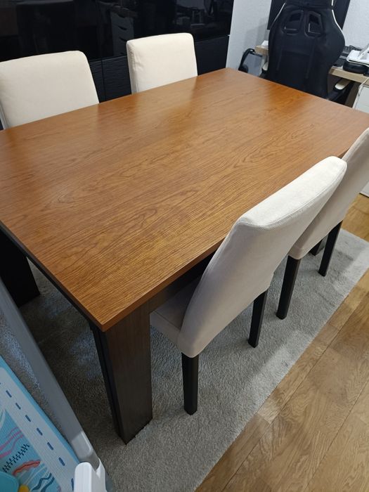 Conjunto de Mesa de Sala Cerejeira e Castanho com 4 cadeiras