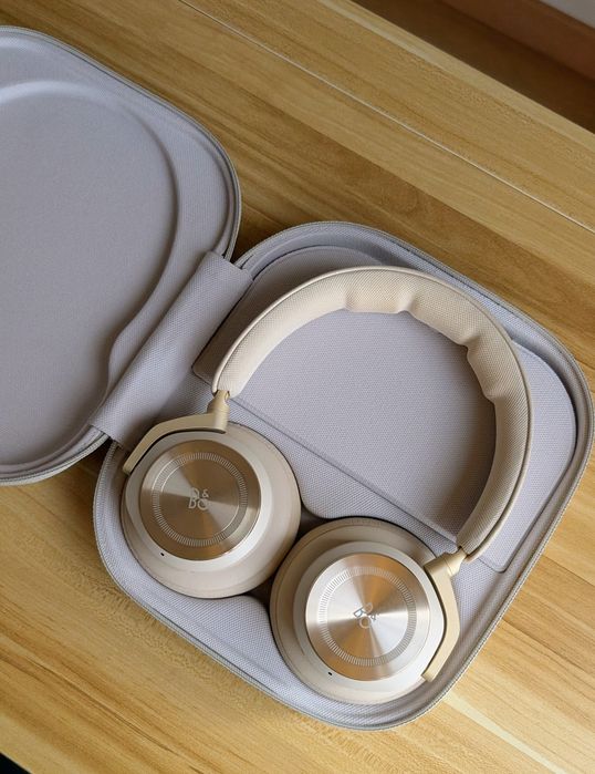 Bang & Olufsen Beoplay HX - Som de Luxo (Semi-Novos) + Full Bundle