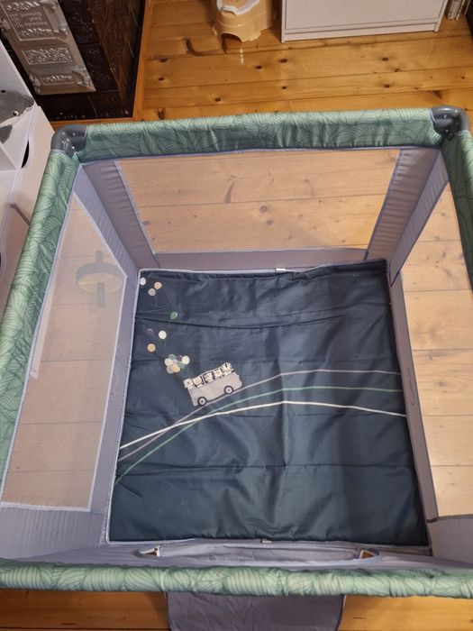 Дитячий ігровий манеж MoMi