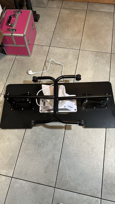 Składany stół manicure