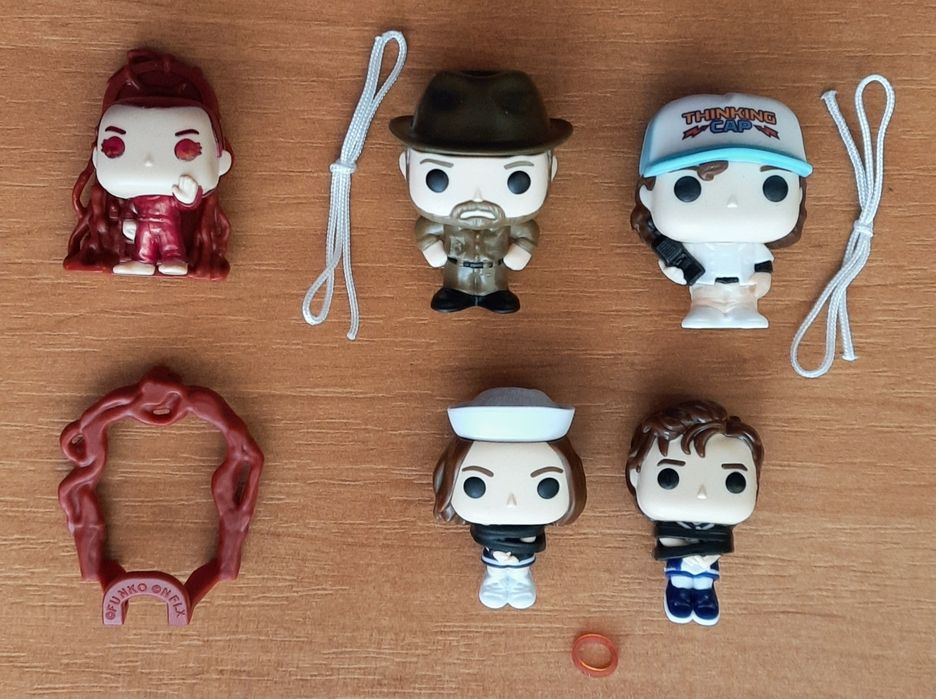 Колекційні фігурки Kinder Joy Stranger Things (Кіндер джой Дивні дива)