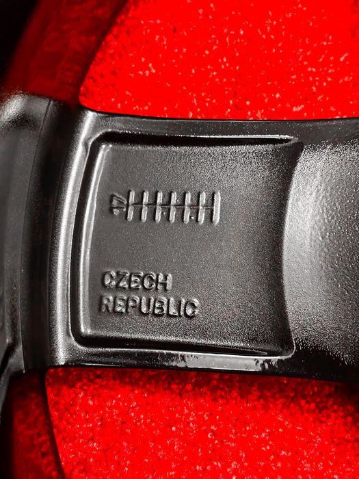Диски R17 5.112 ET54 фольксваген гольф тоуран джета кадді b6 b7 b8 т4