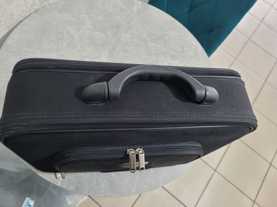 Чемодан , сумка для документов,ноутбука с кодовым замком