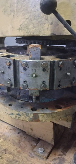 Punçuadora  de cabeça rotativa 12 punções a ar