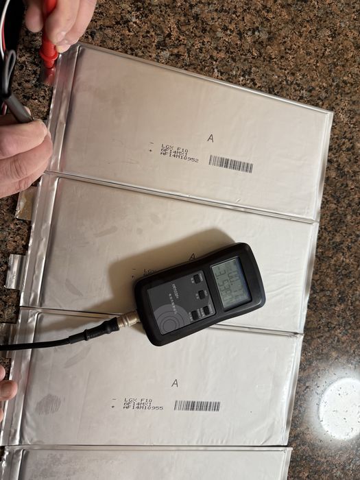 Акумуляторна комірка 1S1P+холдер LGX F10 Li-ion NMC 10Ah 3,7v: 330