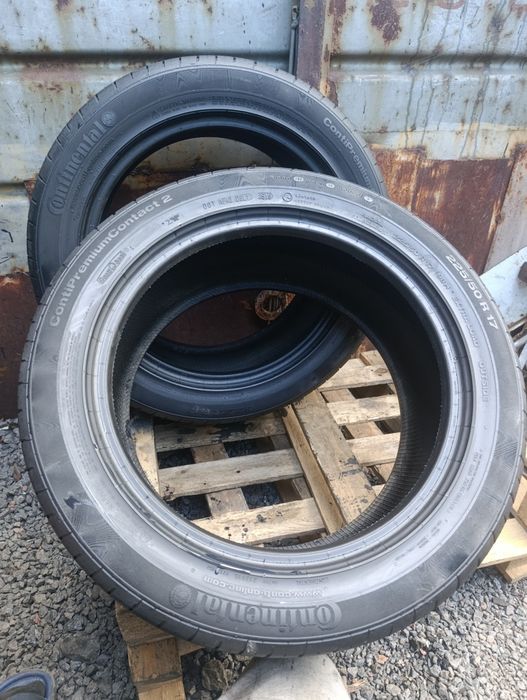 225/50/17 Continental premium contact 2