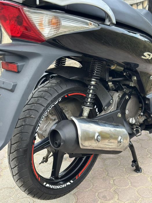 Скутер Honda sh 150