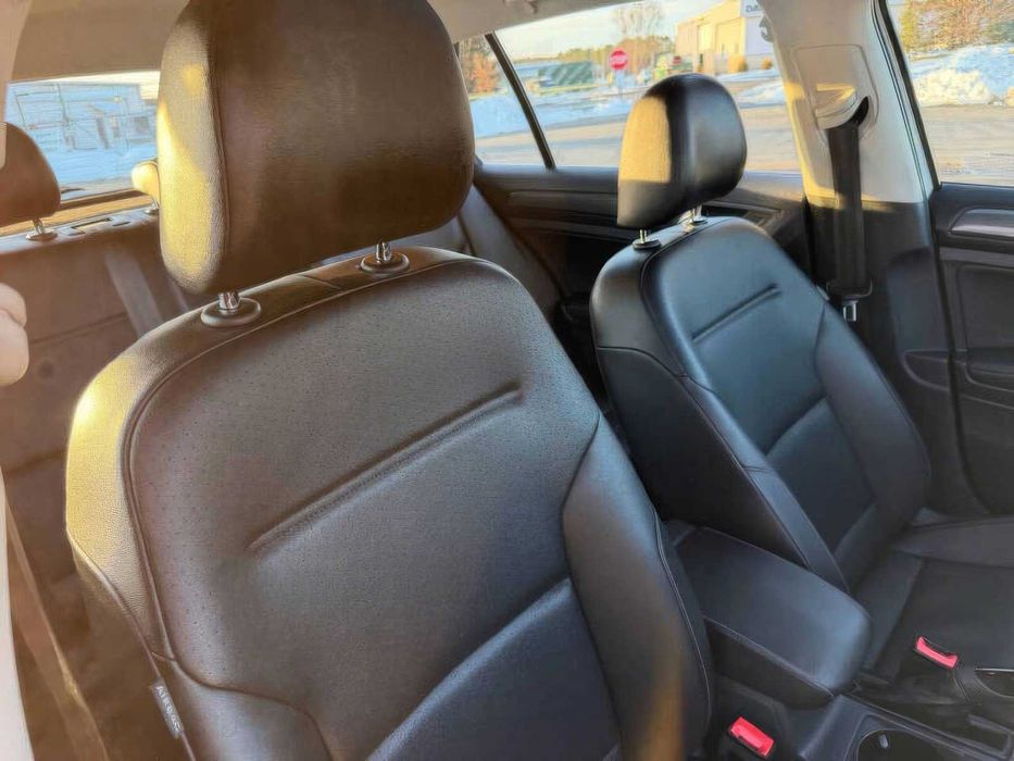 Volkswagen Golf      2020