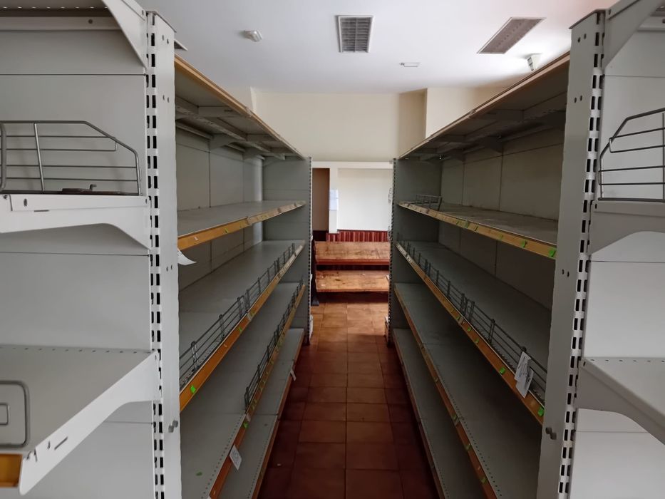 Diversas peças de minimercado