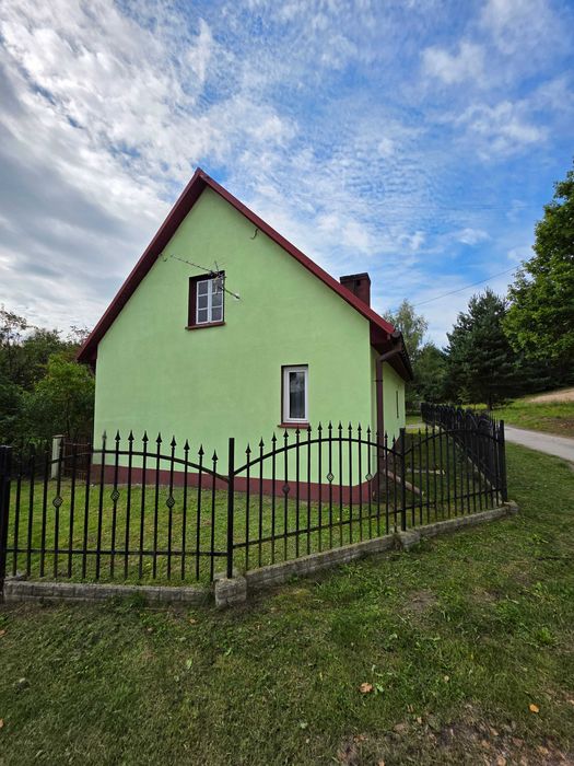 Wolnostojący murowany dom/ działka 66arowa/ płaski teren widok na las