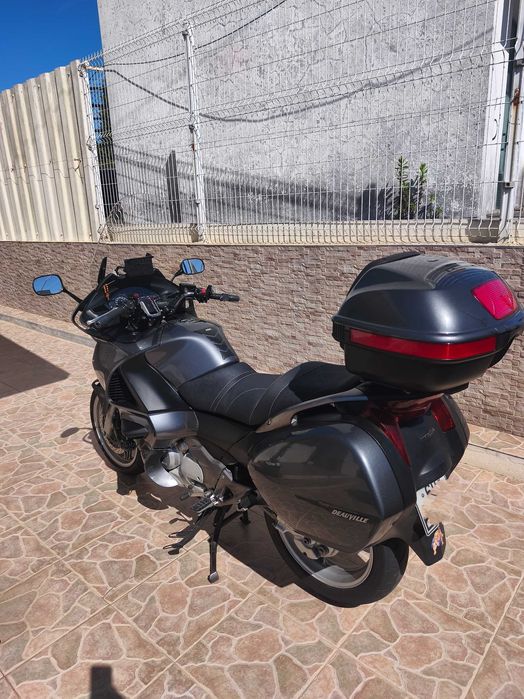 Honda Deauville 700