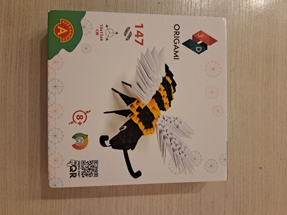 3D origami , pszczołq