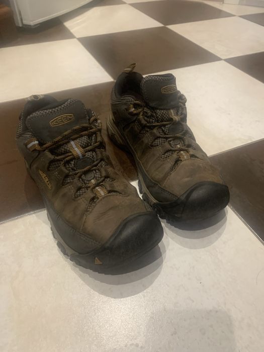 Продам черевики для будівельників KEEN
