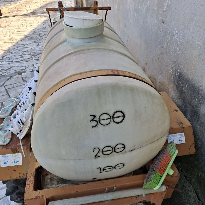 Reboque Cisterna Trator "varais" - 300 Litros